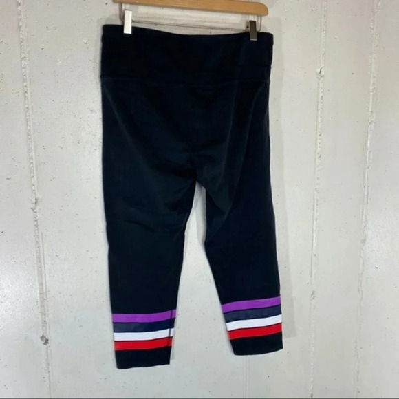 Reebok XL Black capris with 4 multicolor‎ stripes - Picture 4 of 7